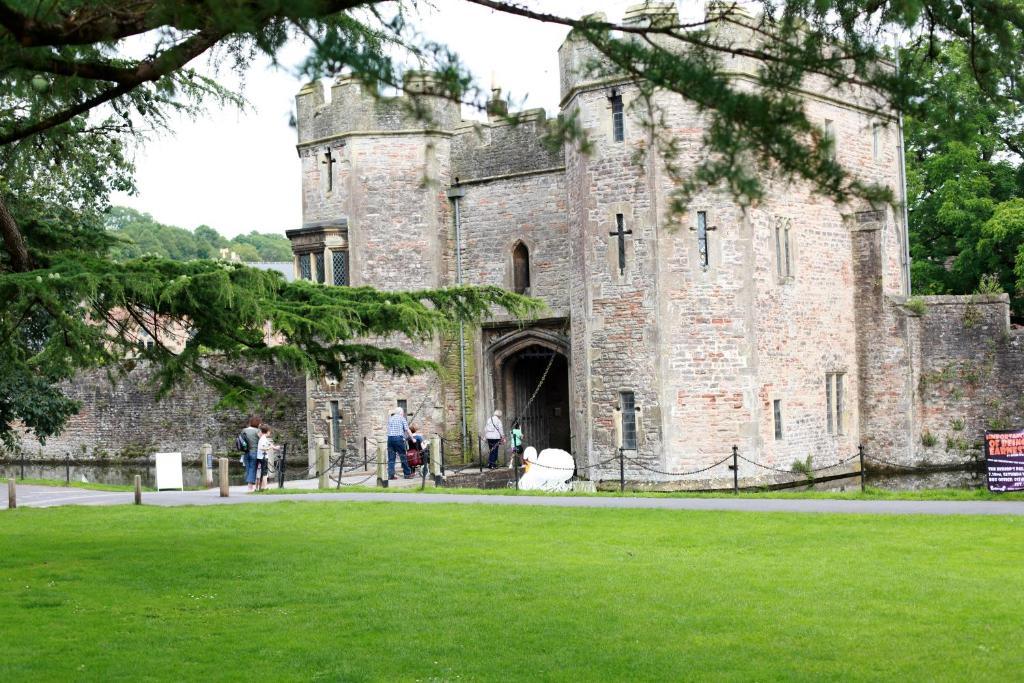 Hotel The Ancient Gatehouse & Rugantino Restaurant Wells Exterior foto